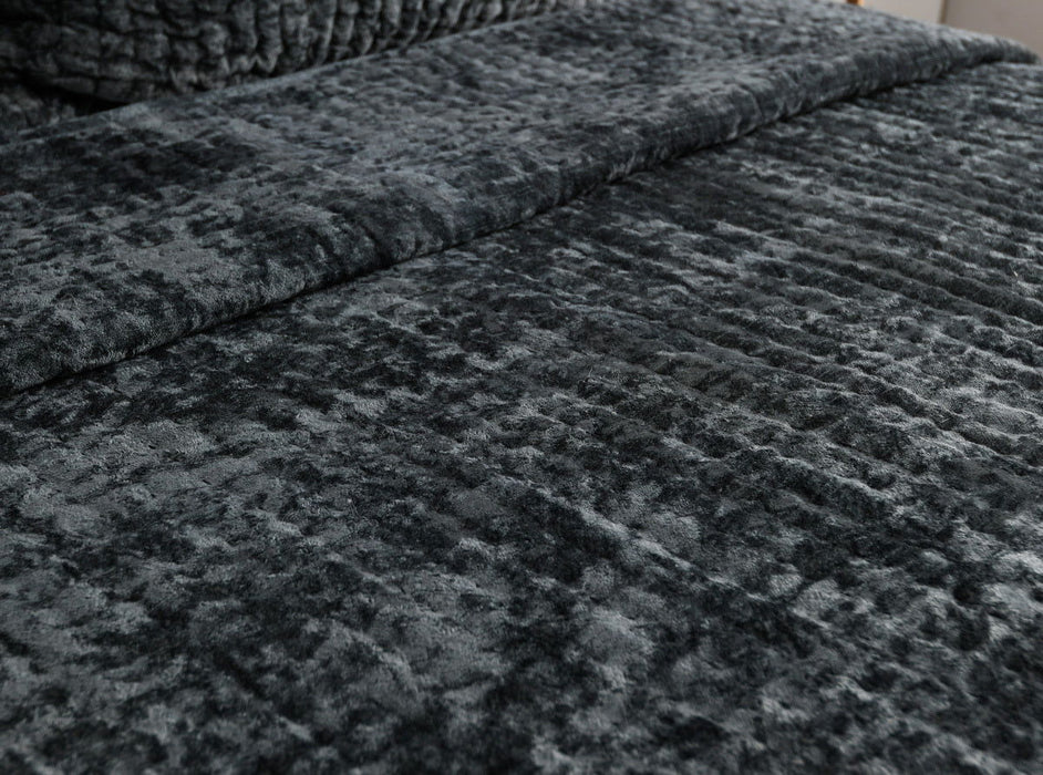 Bari - Velvet Quilt