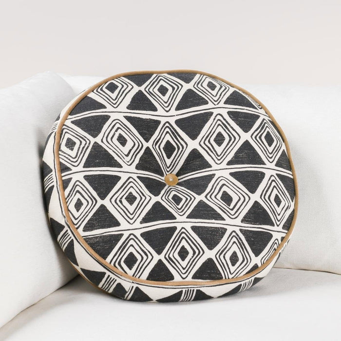 Nubia - 22" x 22" Pillow - Black / White
