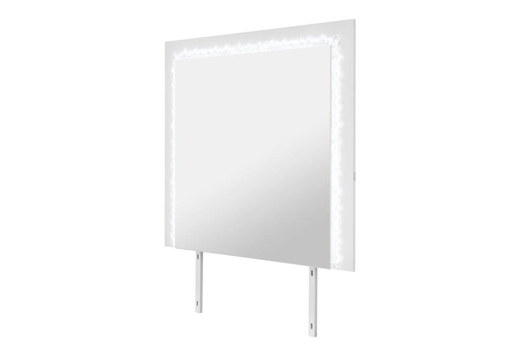 Naomi - Mirror With LED - Silver