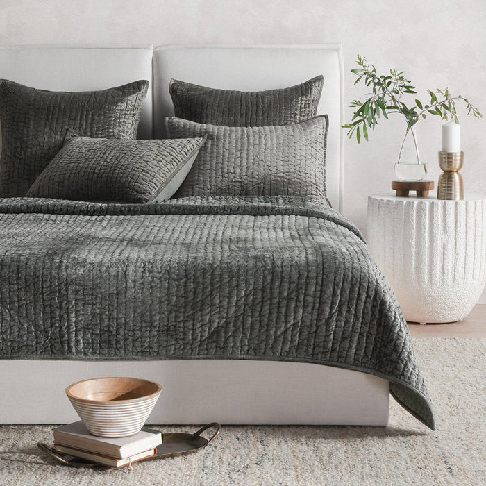 Bari - Velvet Quilt